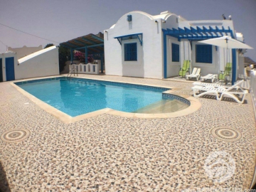 V 105 -                            بيع
                           Villa avec piscine Djerba